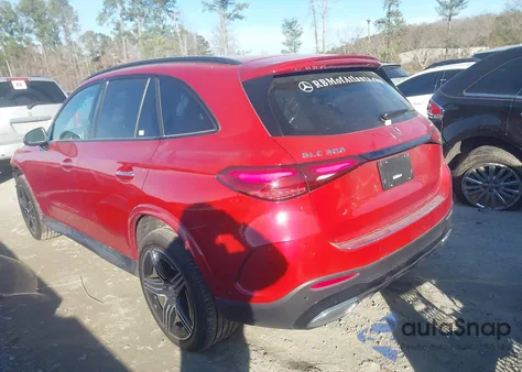 2024 Mercedes-Benz Glc 300 4Matic Suv z USA, uszkodzony, nr VIN W1NKM4HB5RF205441